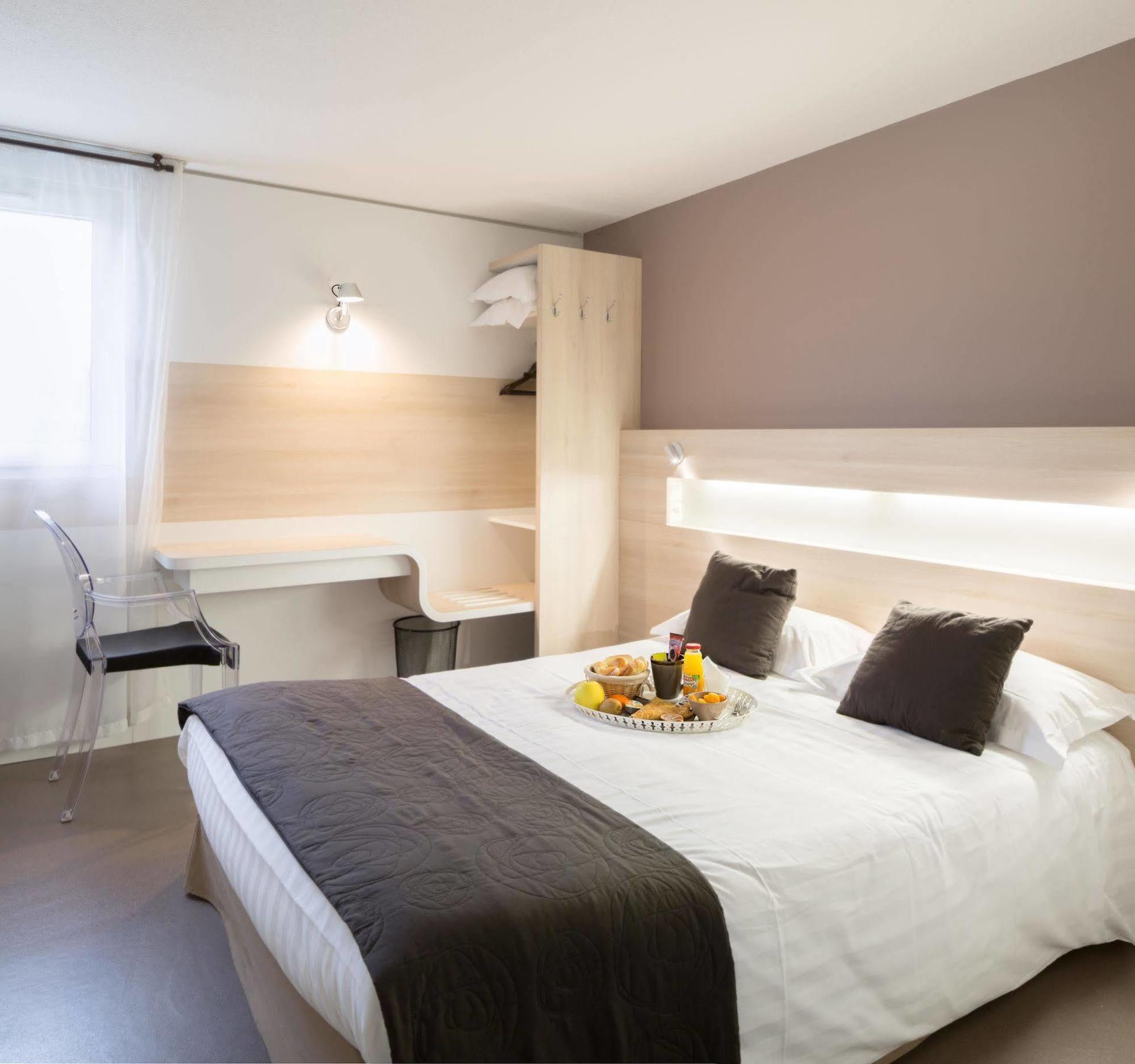 Hotel Restaurant L'Eskemm St Brieuc-Tregueux ภายนอก รูปภาพ